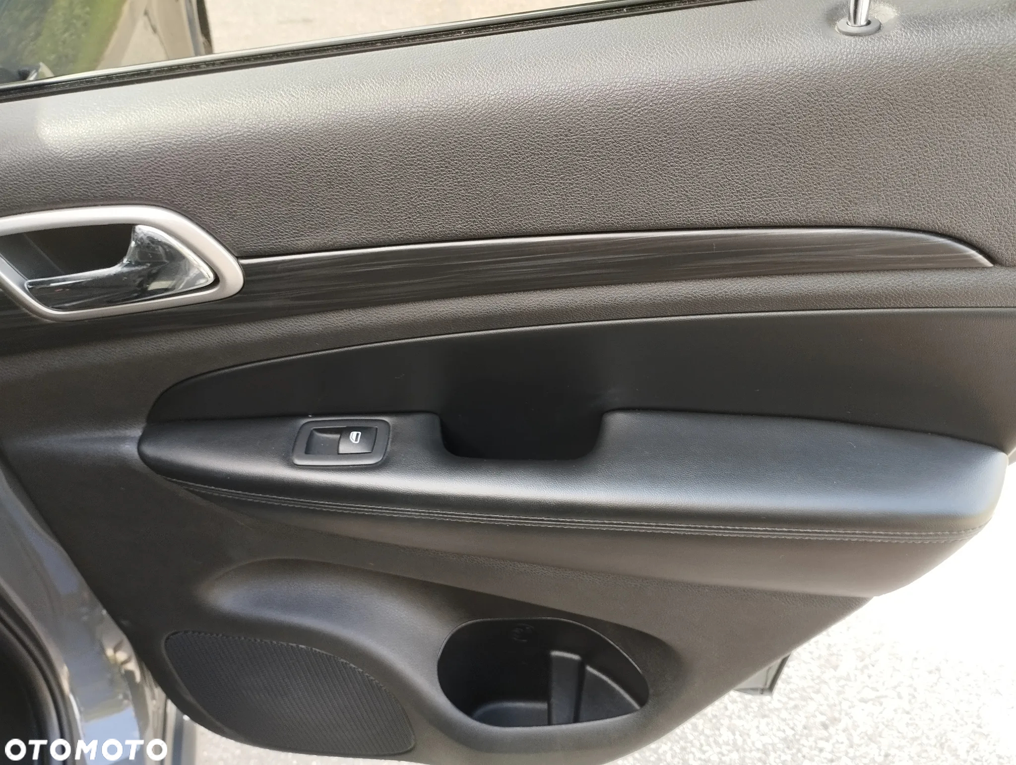 Jeep Grand Cherokee 3.6 V6 Laredo - 25