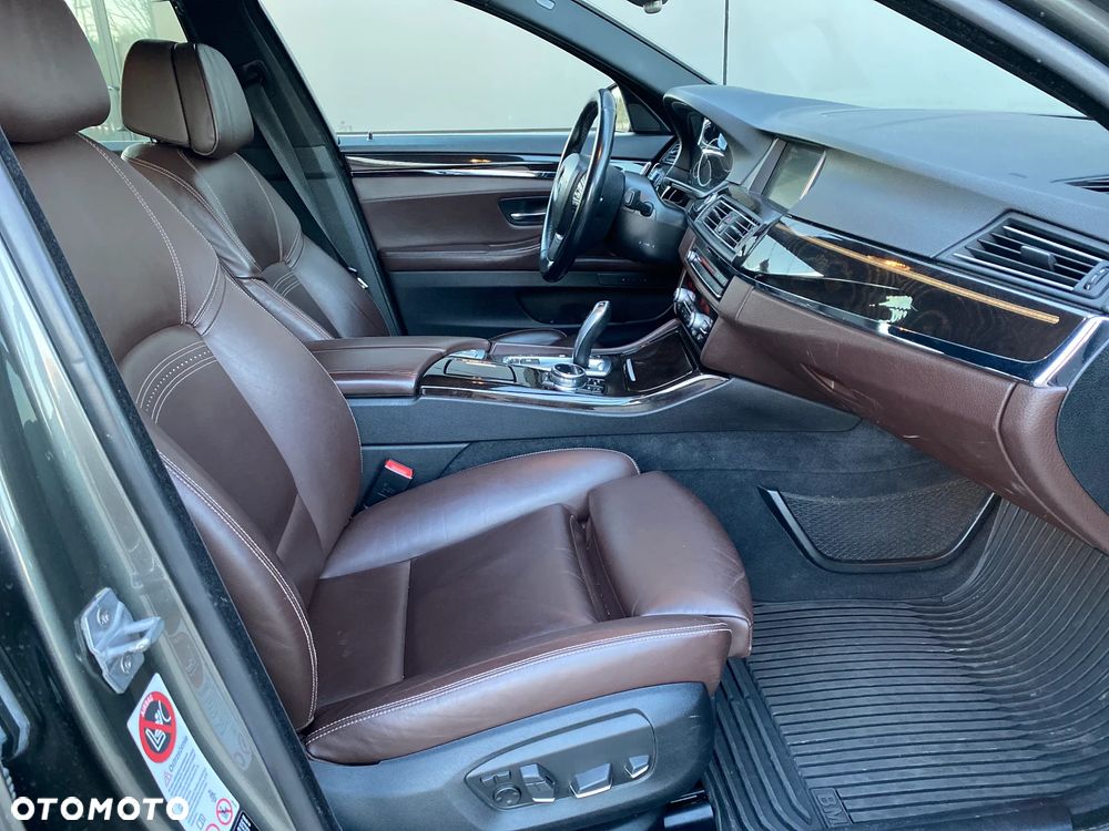 BMW Seria 5 525d xDrive Luxury Line - 21
