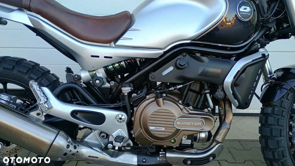 QJMOTOR SRV 600V - 25