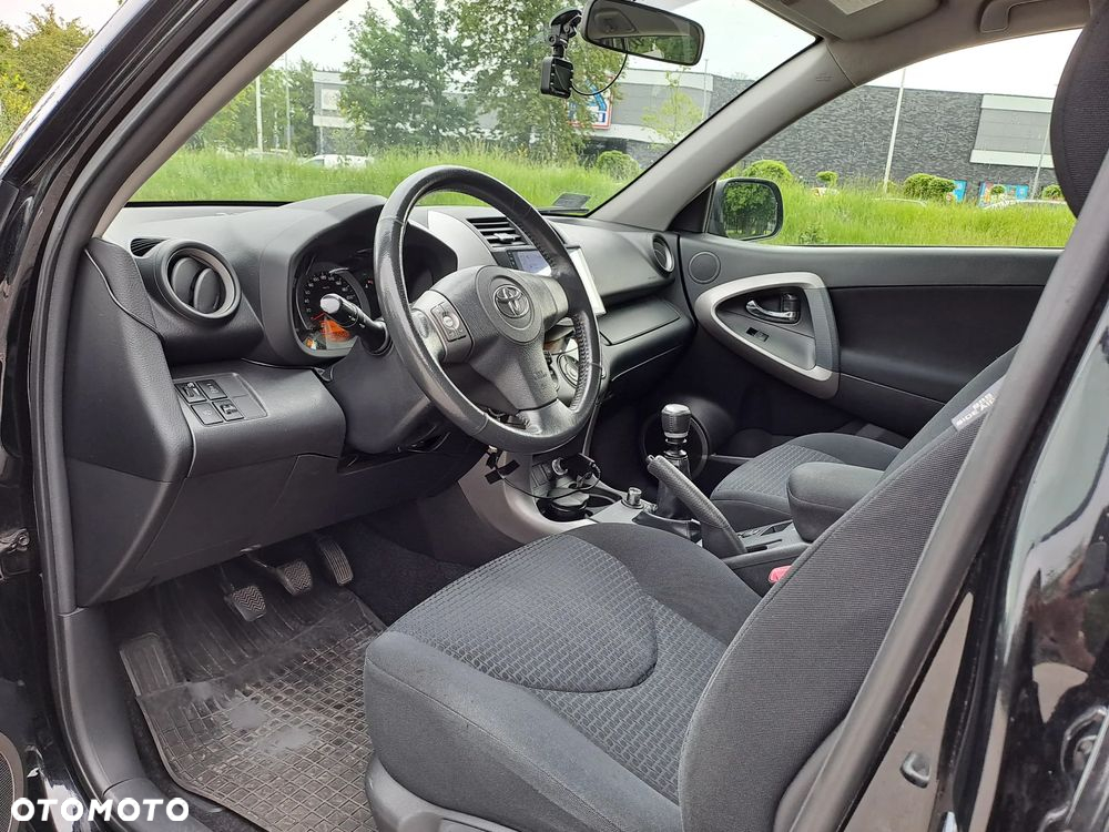 Toyota RAV4 - 4