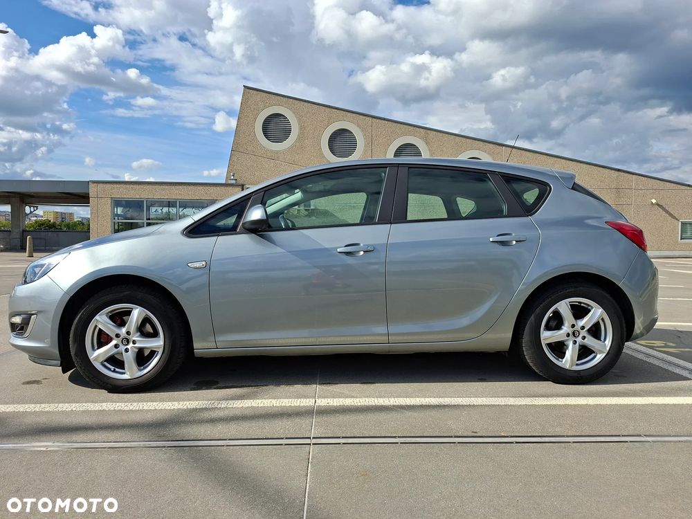 Opel Astra 1.4 Essentia - 4