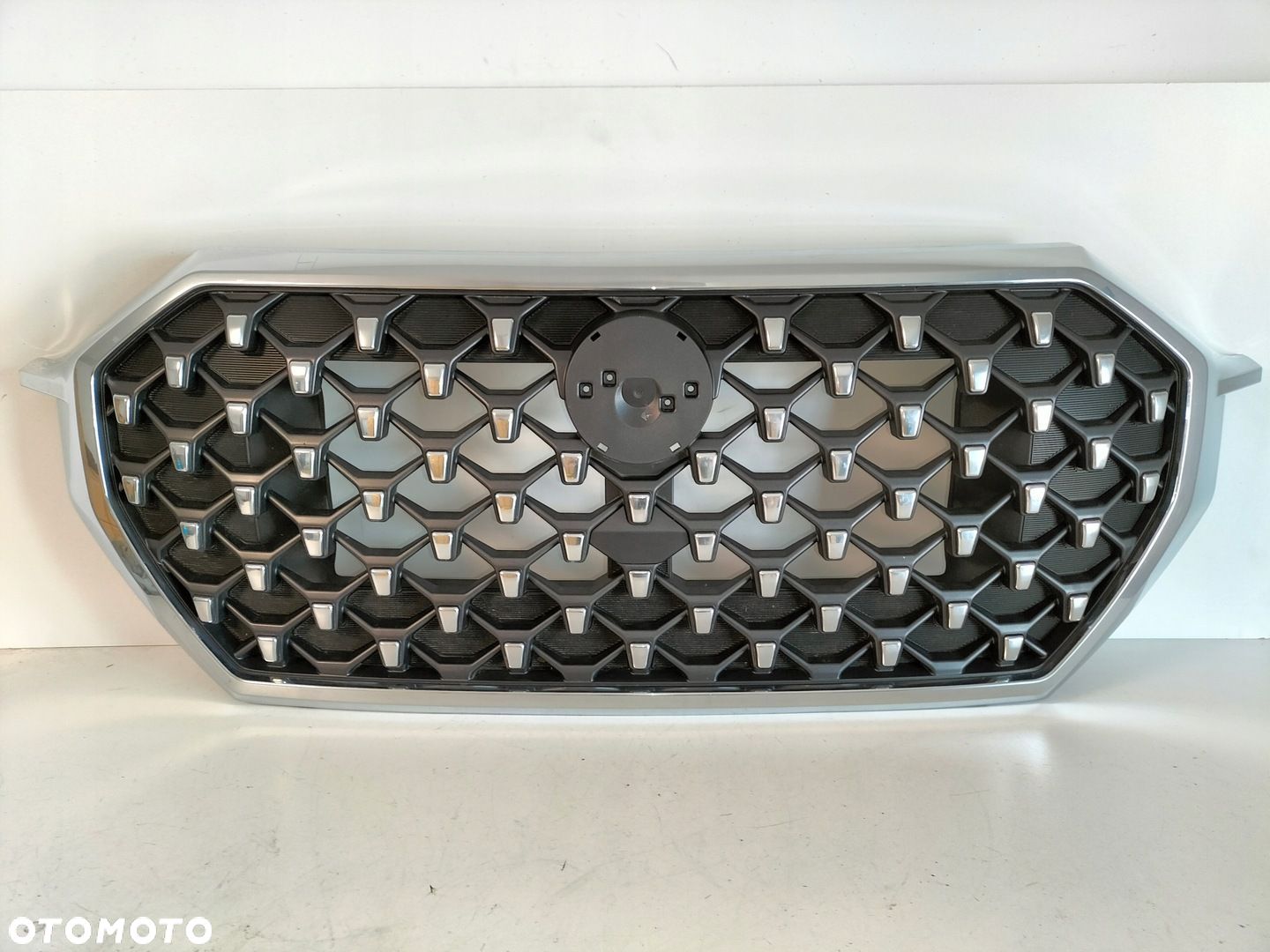 Atrapa kratka grill SSANGYONG REXTON II LIFT 20- - 1