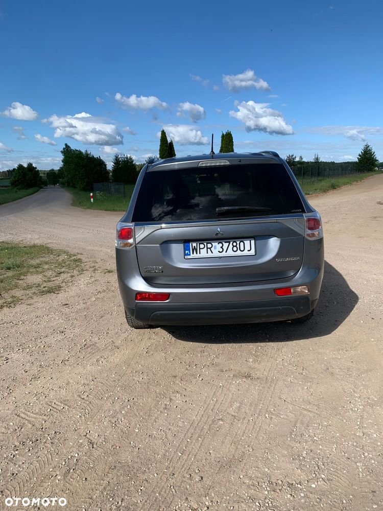 Mitsubishi Outlander 2.2 DID Intense + - 4
