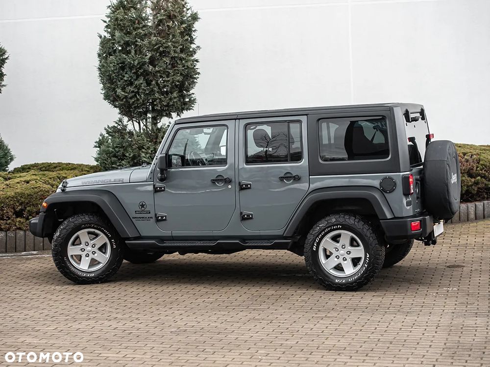 Jeep Wrangler - 10