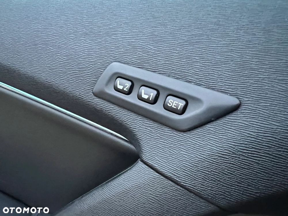 Toyota Avensis 2.2 D-4D Premium - 22