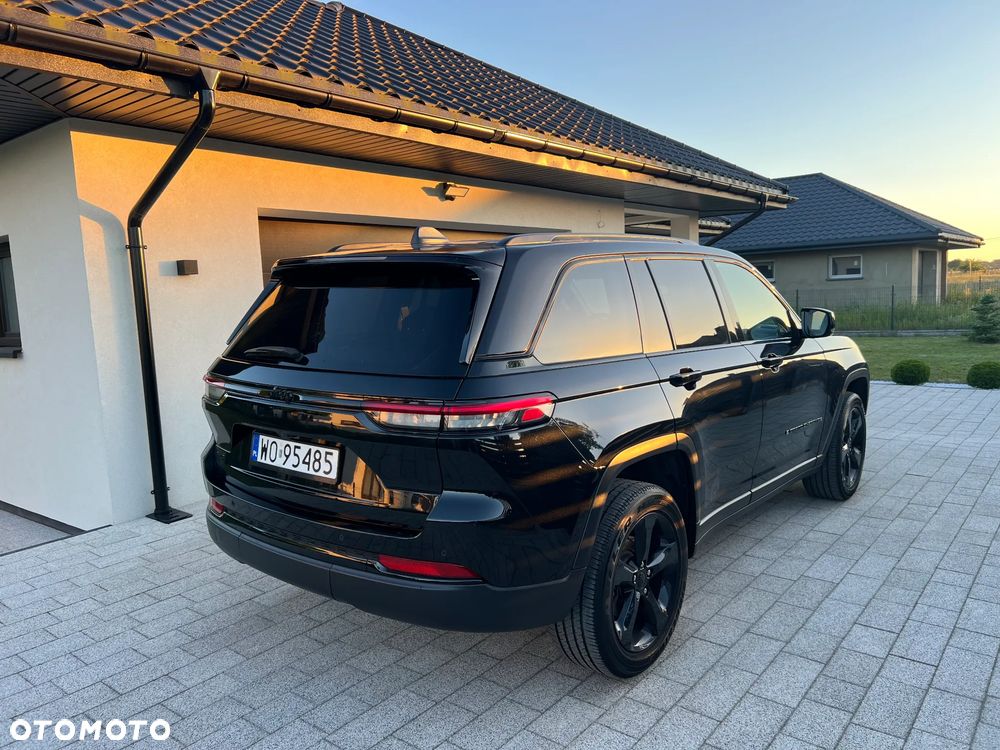 Jeep Grand Cherokee - 8