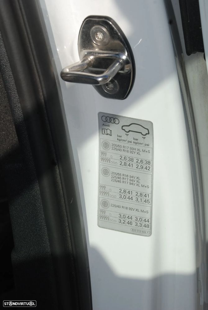 Audi A3 Sportback 45 TFSIe S tronic S line - 5