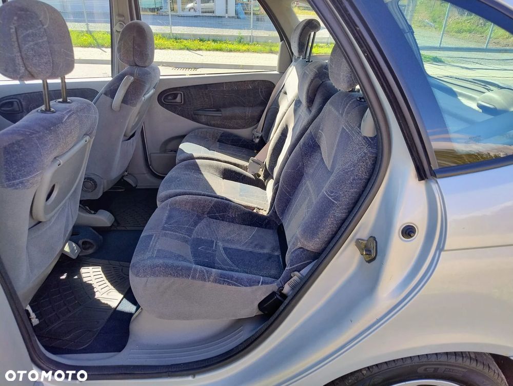 Renault Scenic 1.6 16V Privilege - 10