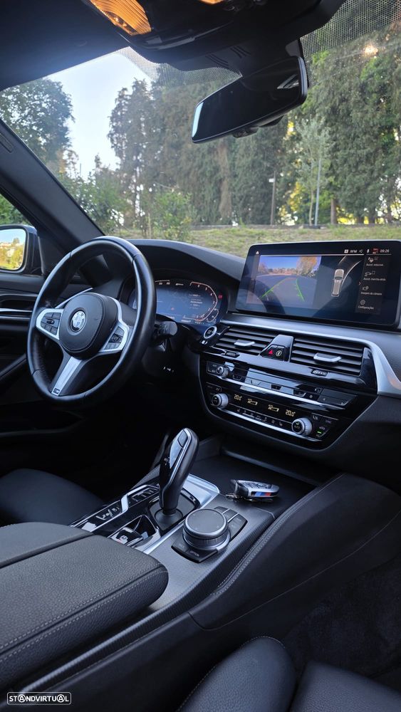 BMW 530 e Pack Desportivo M - 8