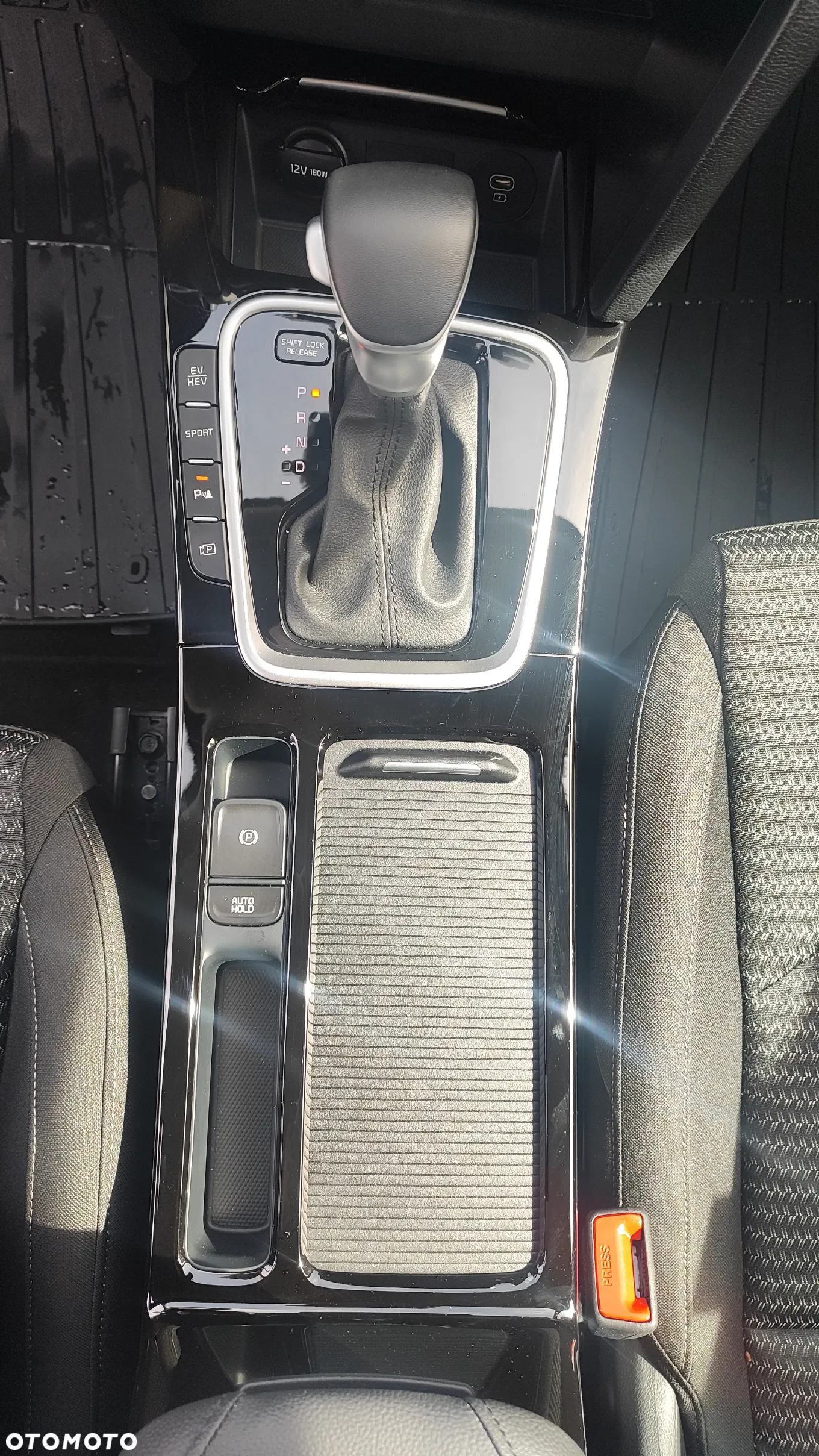 Kia Ceed 1.6 GDI PHEV L DCT - 17