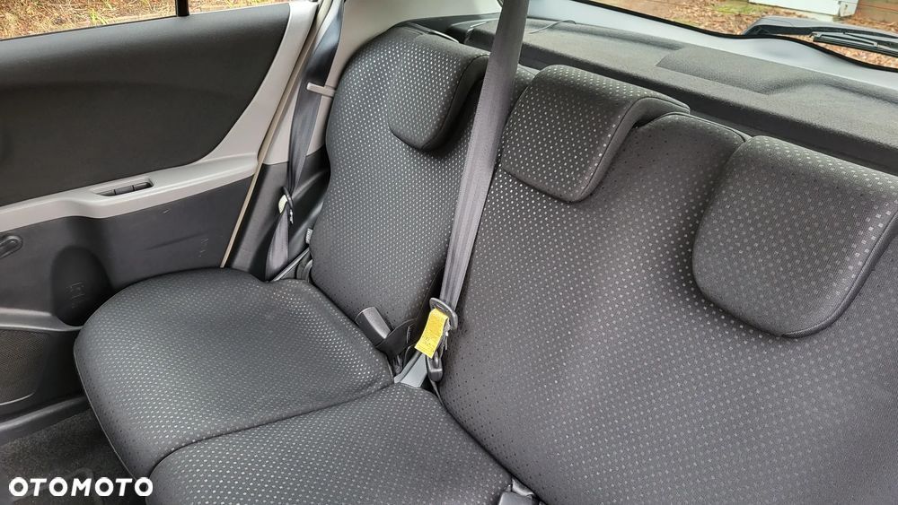 Toyota Yaris - 15