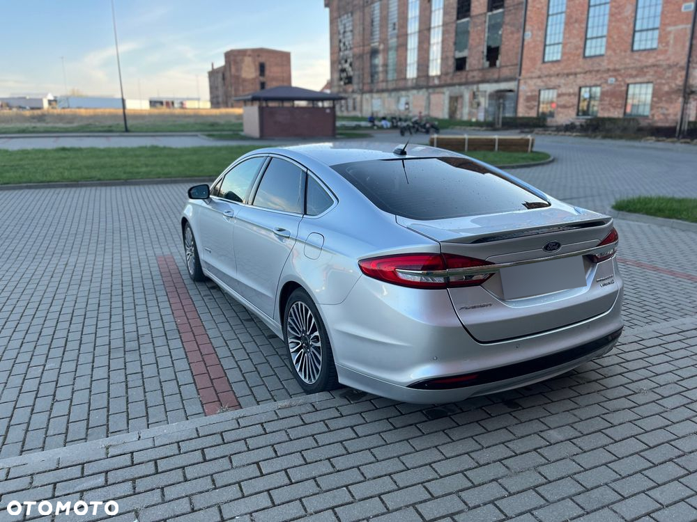 Ford Fusion - 11