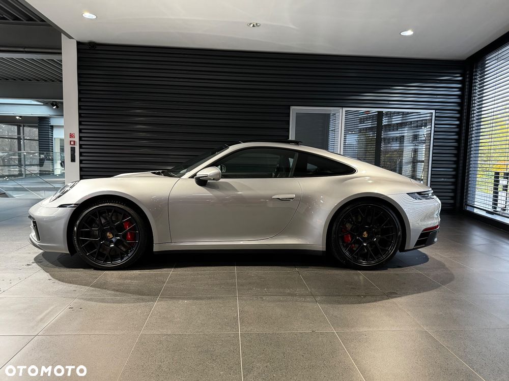 Porsche 911 Carrera GTS - 19