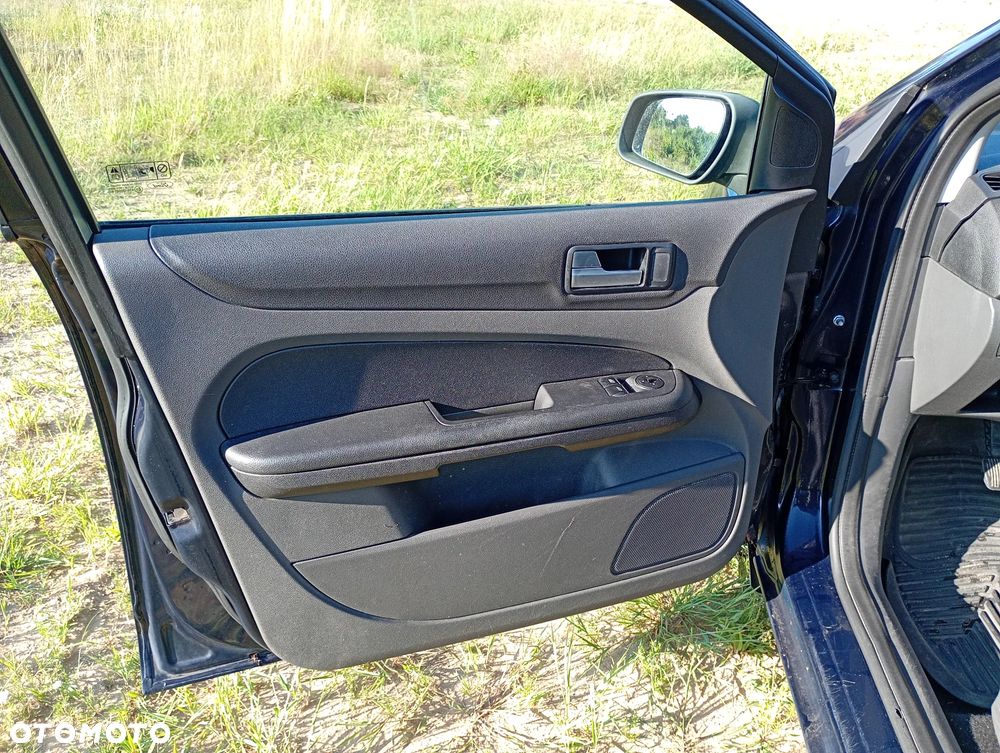 Ford Focus 1.6 Ambiente - 10