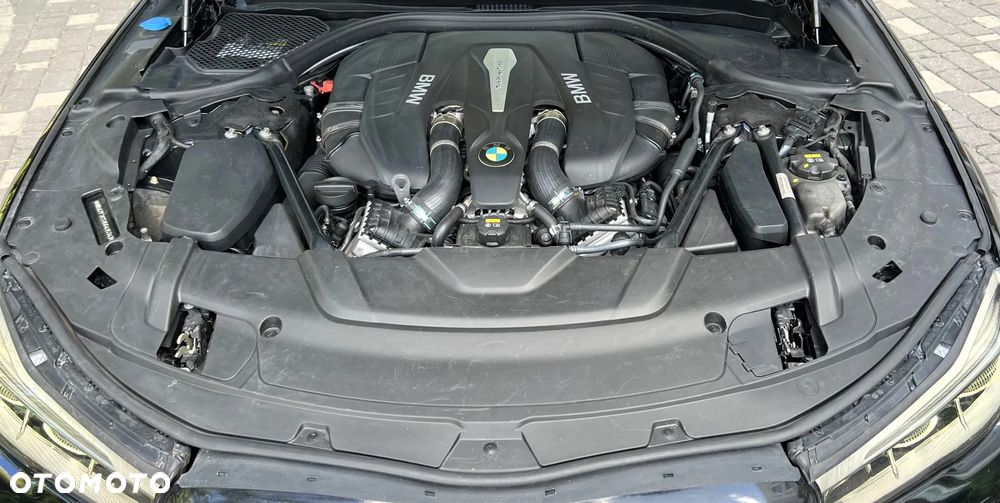 BMW Seria 7 750Li xDrive Edition Exclusive - 39