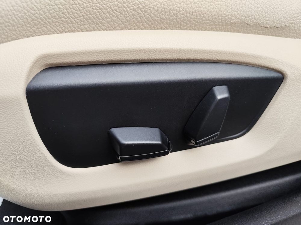 BMW Seria 5 520d Luxury Line - 16