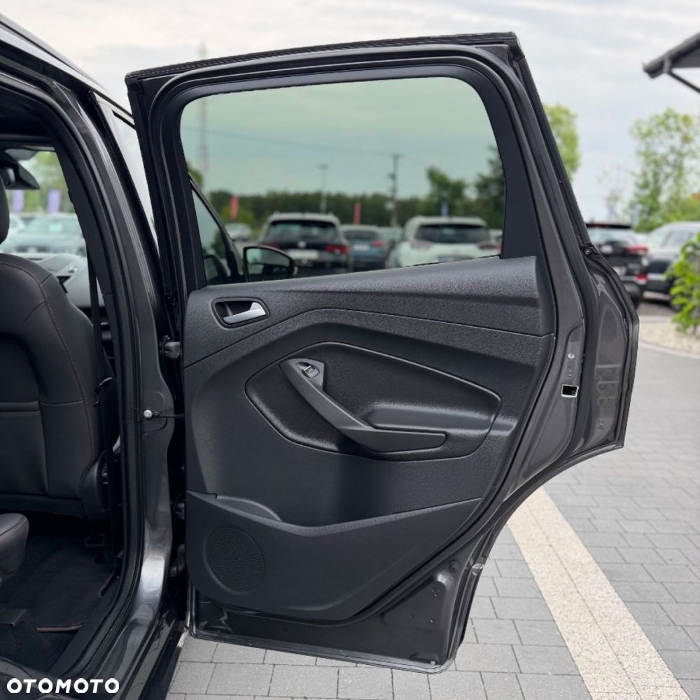 Ford Kuga - 25