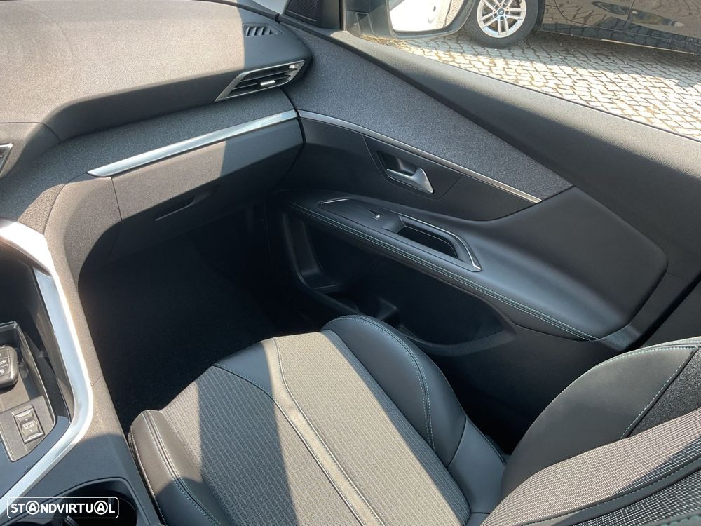 Peugeot 3008 1.6 Hybrid4 Allure e-EAT8 - 35