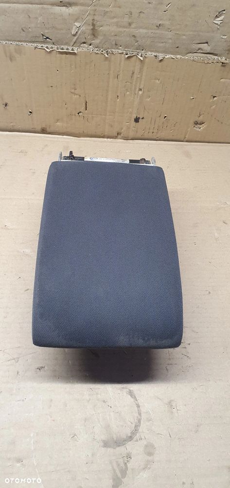 Podłokietnik środkowy VW Golf V 5M0864207B - 1