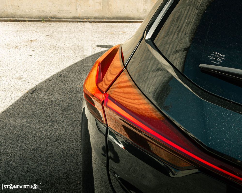 Lexus UX 250h Sport (Ecrã 12.3) - 25