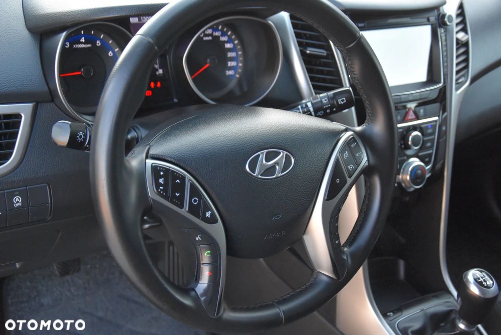 Hyundai i30 blue 1.6 GDI YES Gold - 30