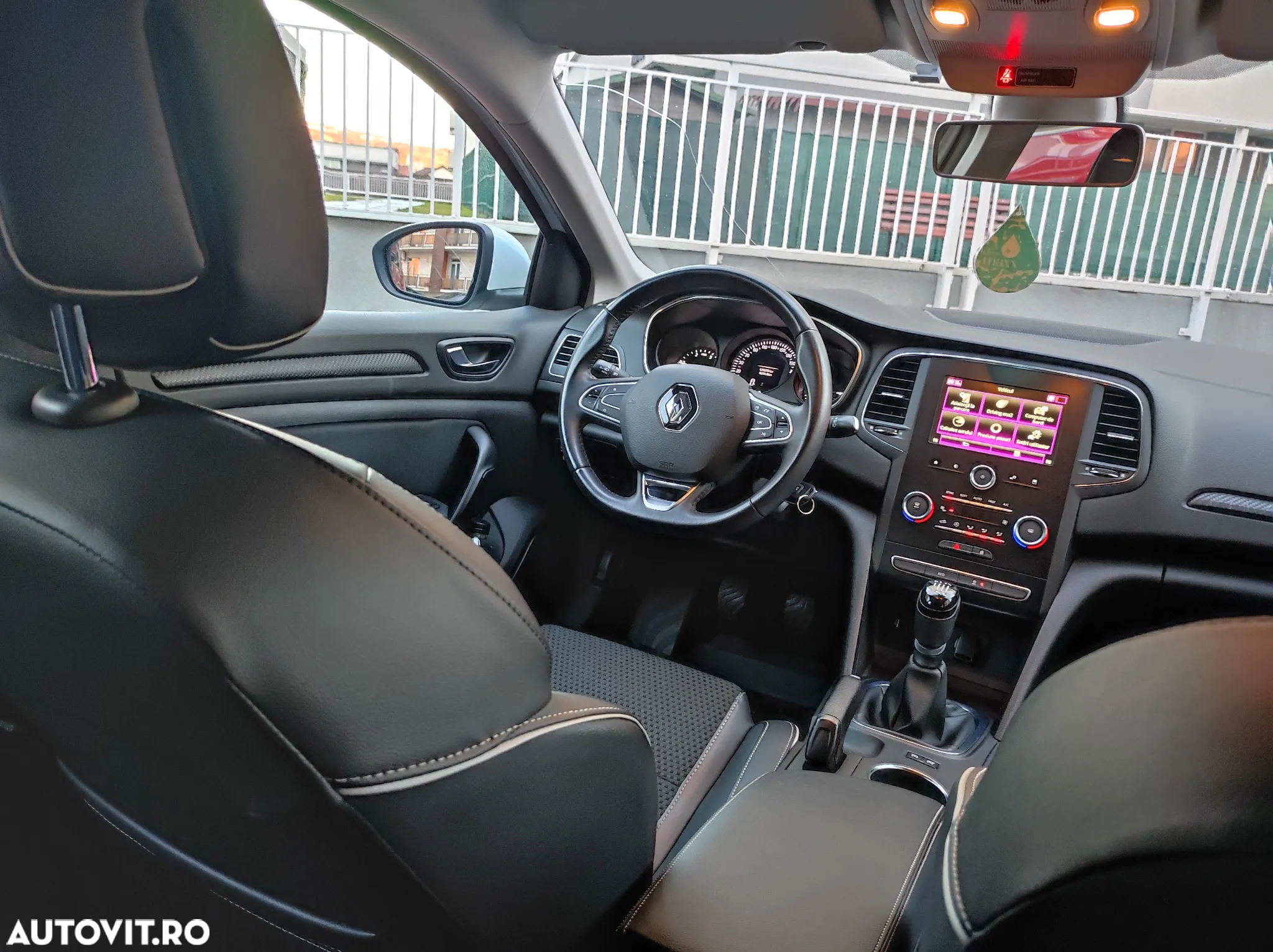 Renault Megane BLUE dCi 115 ZEN - 25