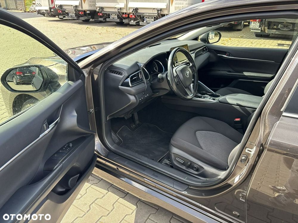 Toyota Camry 2.5 Hybrid Comfort CVT - 11