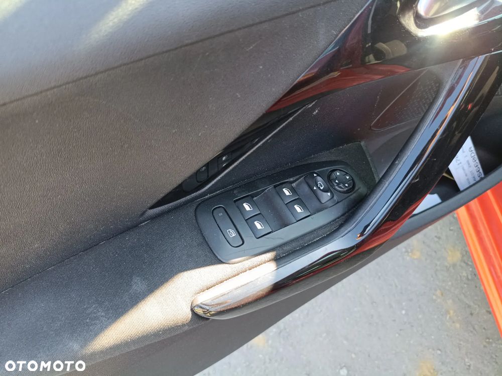 Peugeot 208 - 9