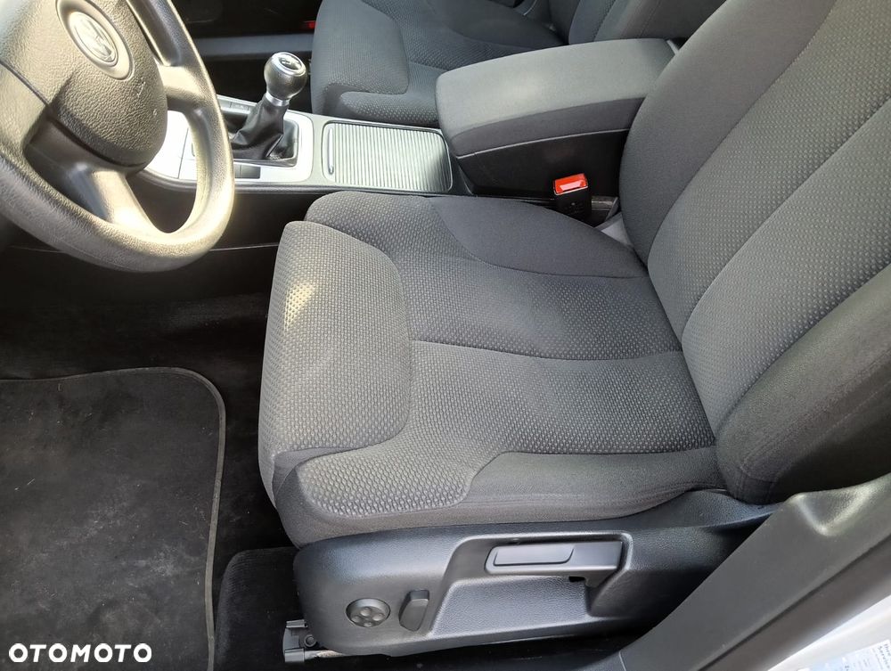 Volkswagen Passat - 8