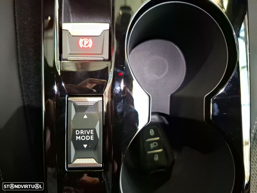 Peugeot 2008 1.2 Hybrid Active e-DCS6 - 20