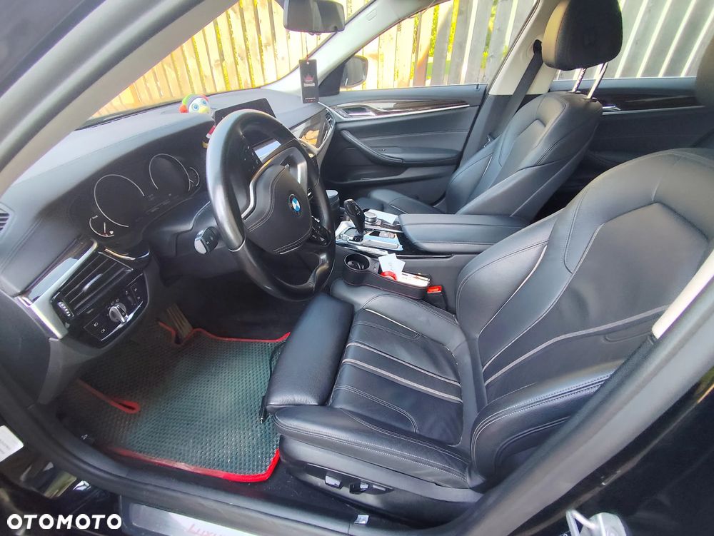 BMW Seria 5 520d Luxury Line - 6