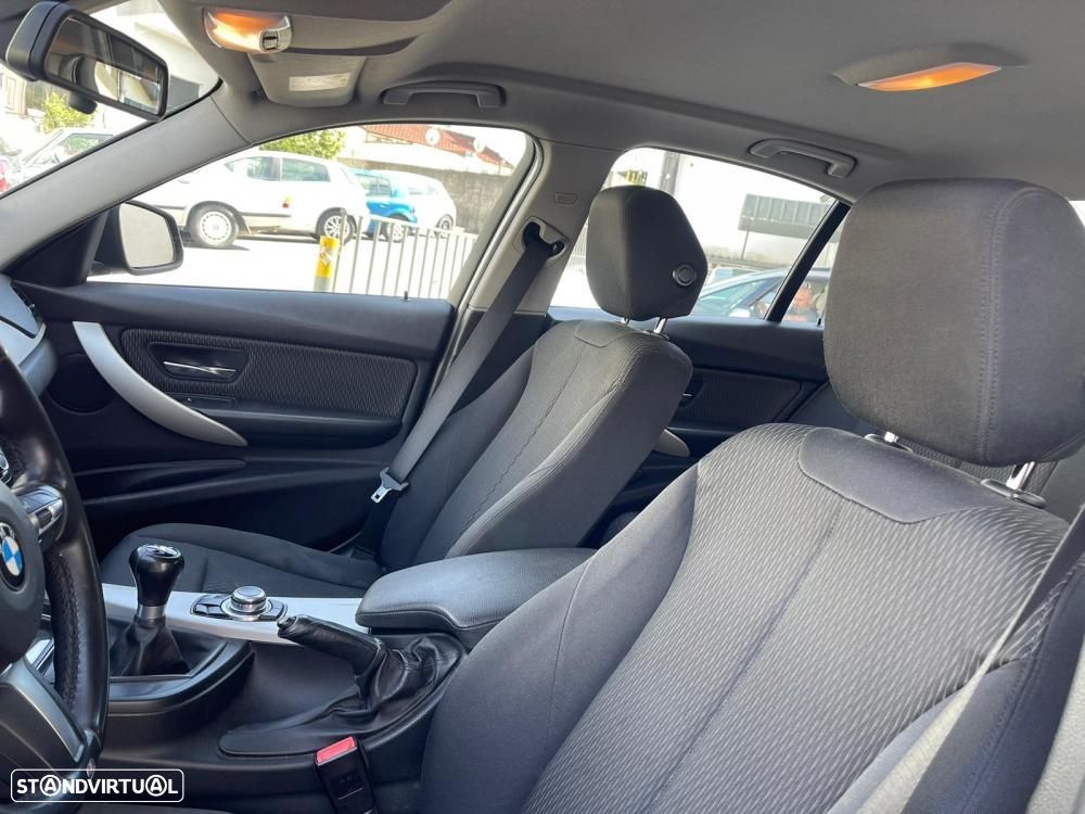 BMW 320 d Line Sport - 10