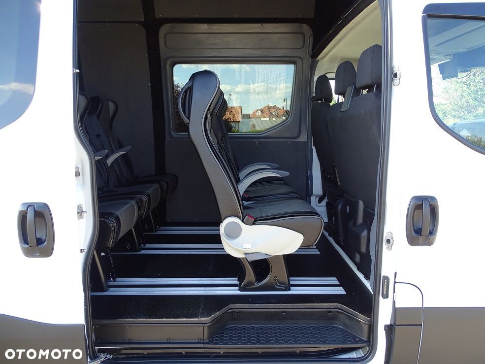 Iveco Daily 35S18 3.0 180 L4H3 Brygadówka DOKA 9 Osób HAUSER FULL LED Polski Salon! UNIKAT!! JAK NOWY!! - 25