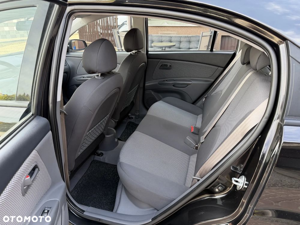 Kia Rio 1.4 Vision - 22