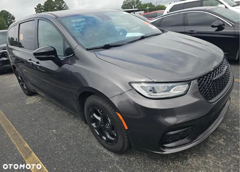Chrysler Pacifica - 3