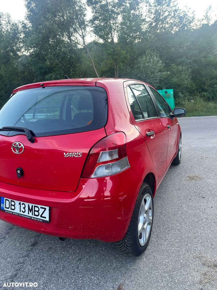 Toyota Yaris 1.3 Luna - 4