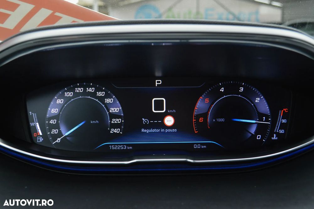 Peugeot 5008 BlueHDI 130 EAT8 Active Pack - 8