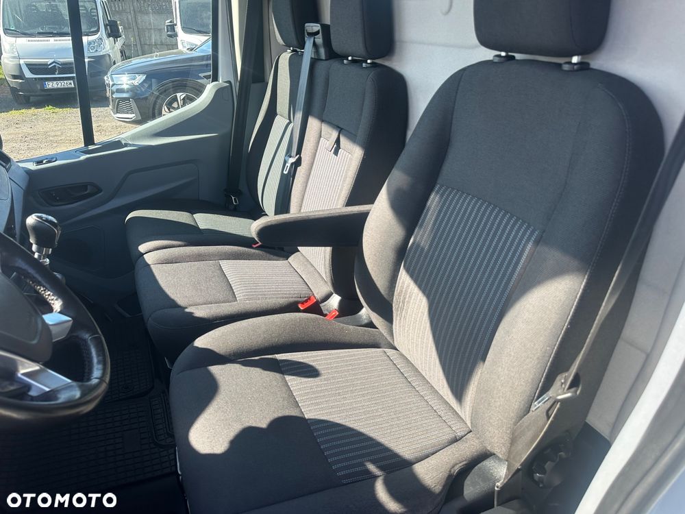Ford Transit 2.0 170ps 2019/20r L3H3 stan extra - 28