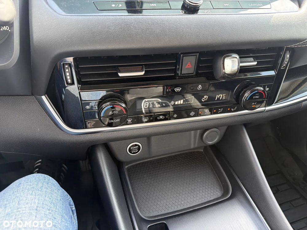 Nissan Qashqai 1.3 DIG-T mHEV N-Connecta Xtronic - 17