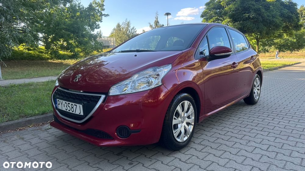 Peugeot 208 - 1