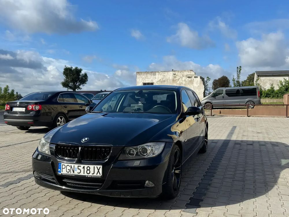BMW Seria 3 318d - 1