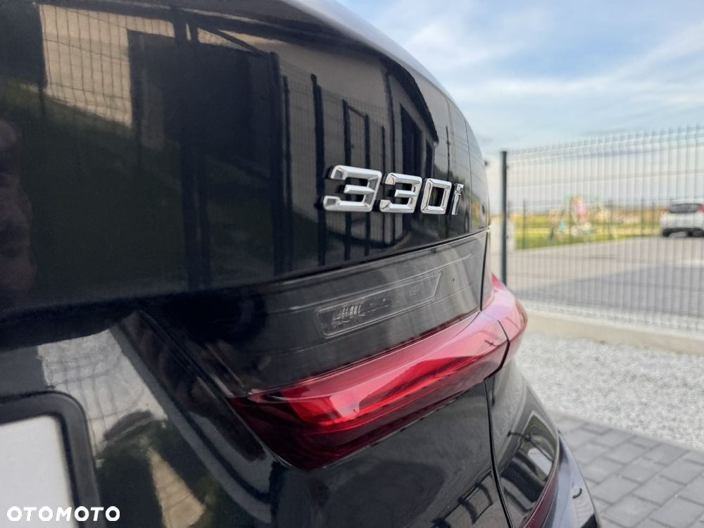 BMW Seria 3 330i xDrive M Sport sport - 12