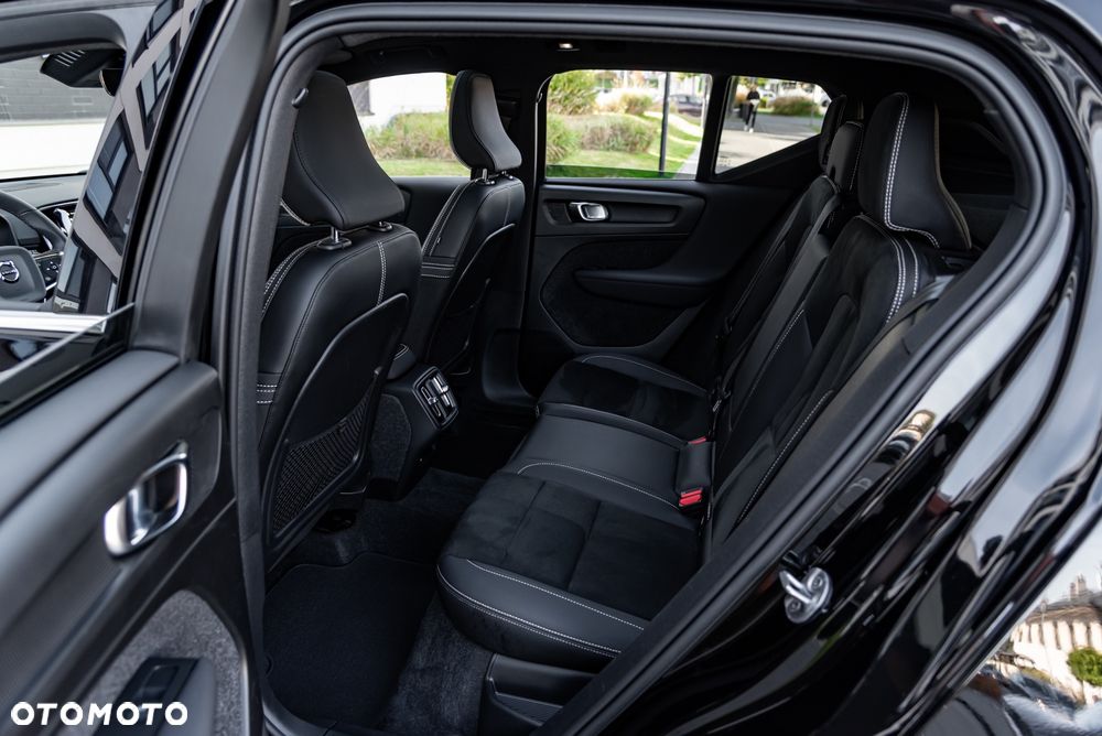 Volvo XC 40 B3 B DKG Plus Bright - 16