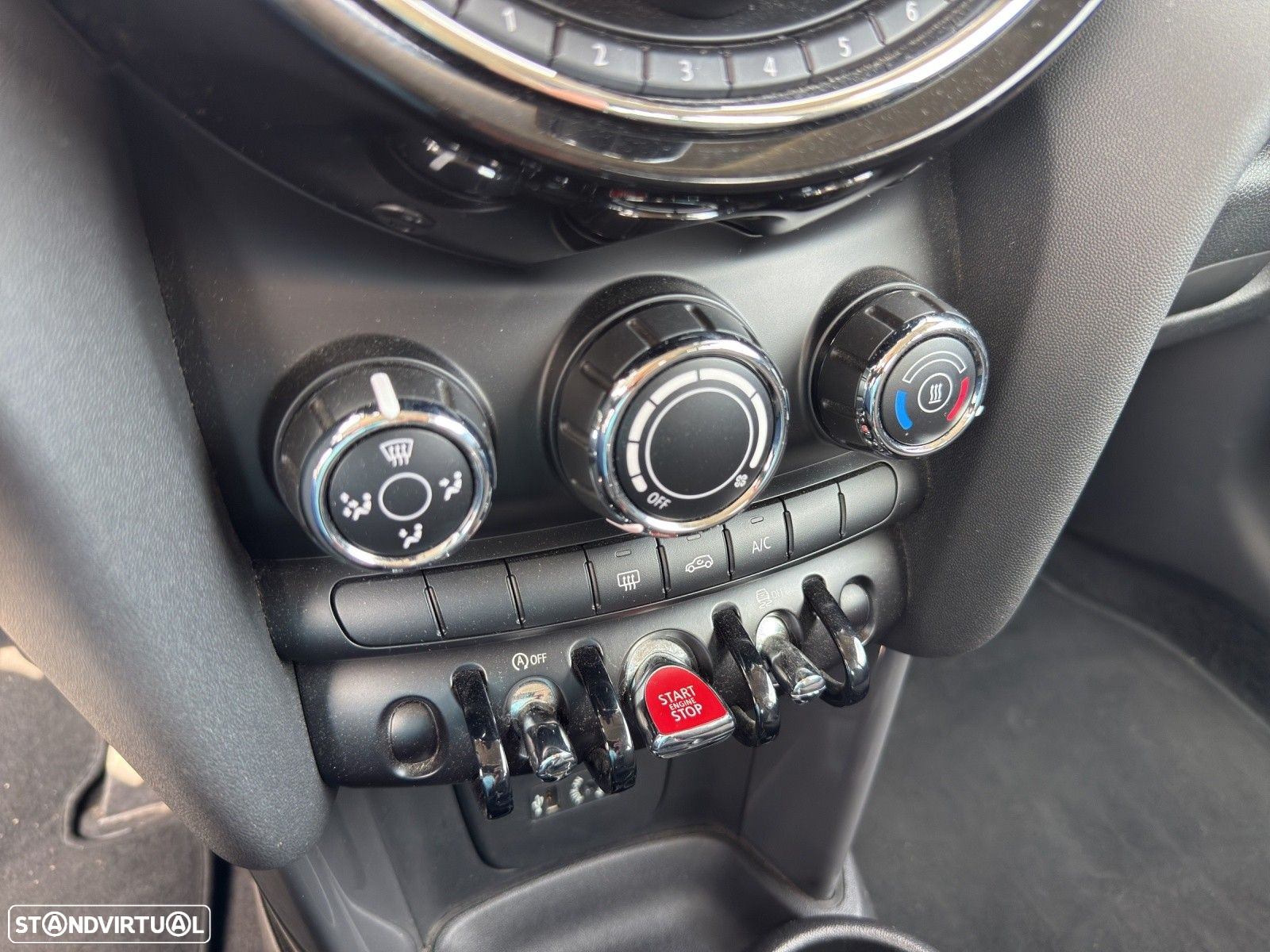 MINI 3 Portas One D - 13