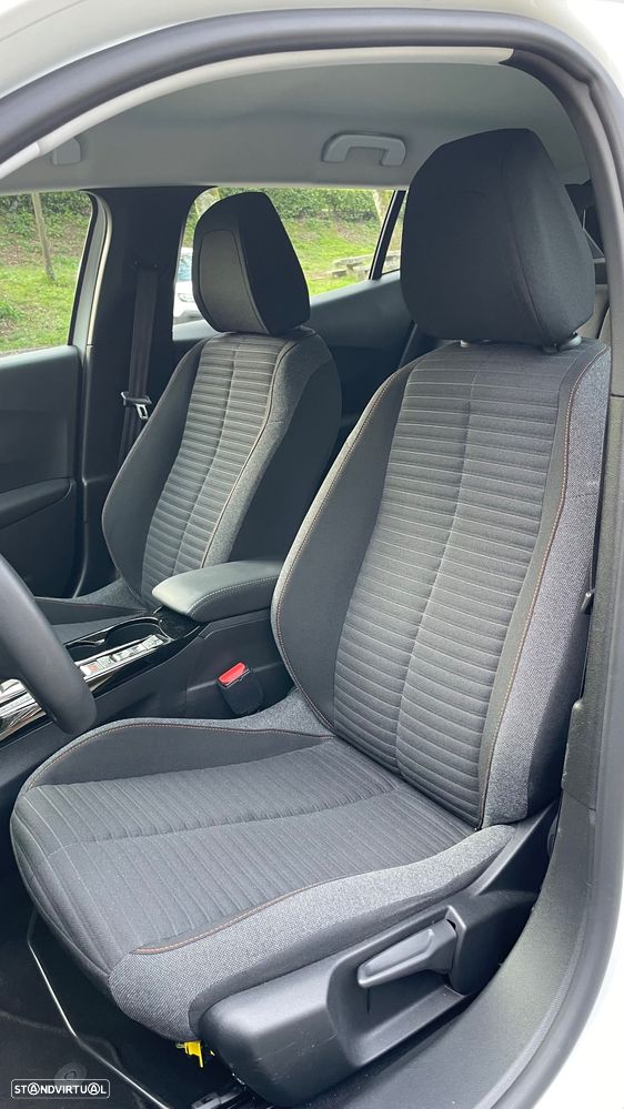 Peugeot 2008 1.2 PureTech Allure Pack EAT8 - 7