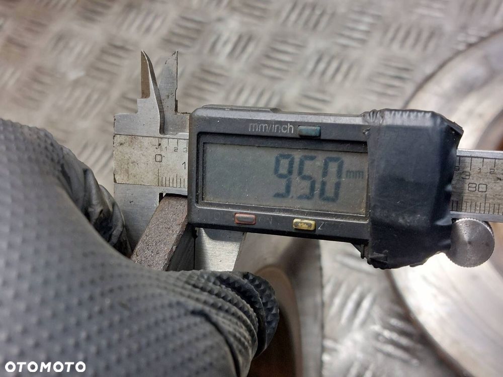 TARCZE HAMULCOWE TYŁ + ZACISKI VOLKSWAGEN GOLF VI - 4