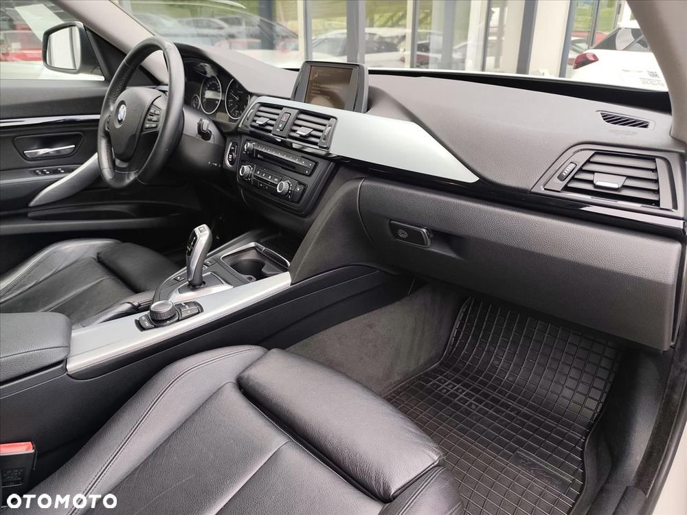 BMW Seria 3 320d Sport Line sport - 10