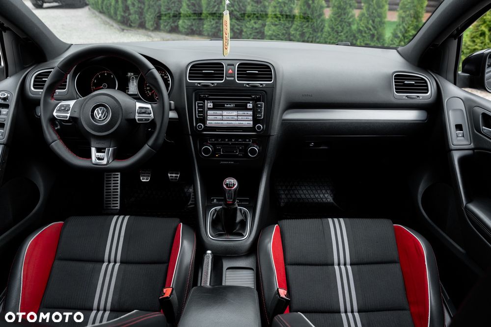 Volkswagen Golf 2.0 GTI adidas - 39