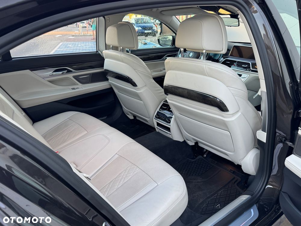 BMW Seria 7 740Li xDrive - 9