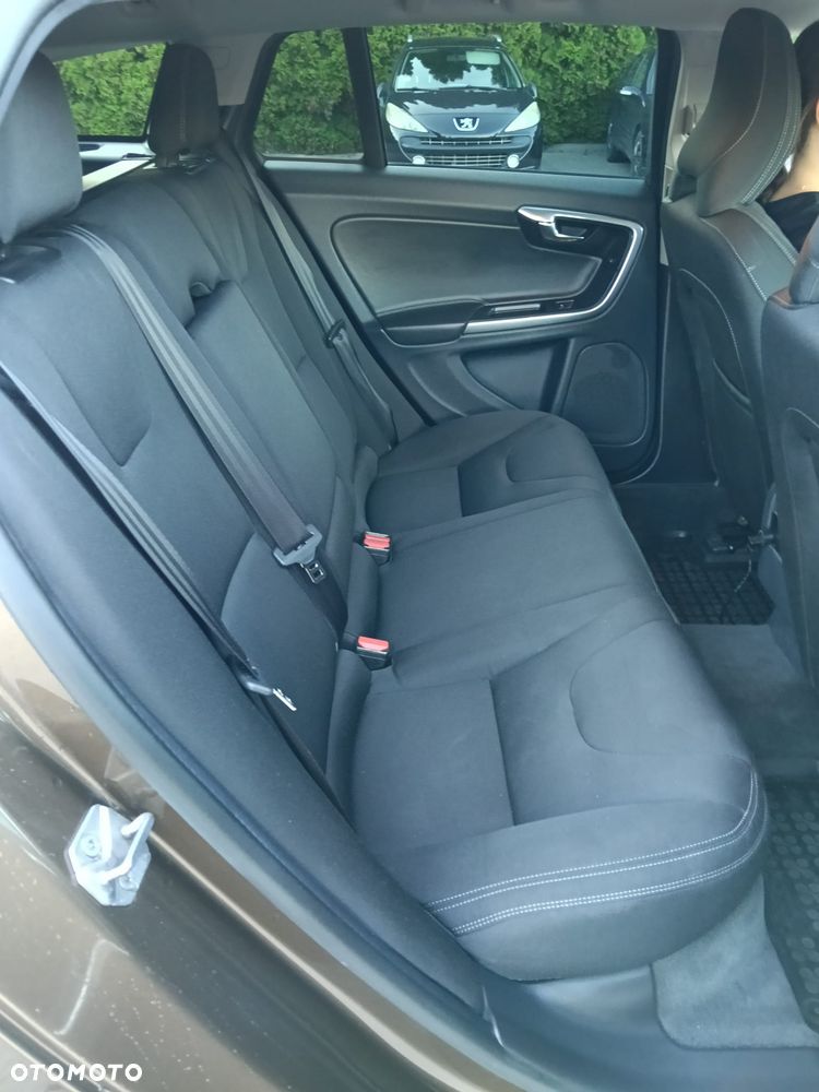 Volvo V60 Cross Country D3 Drive-E Momentum - 17